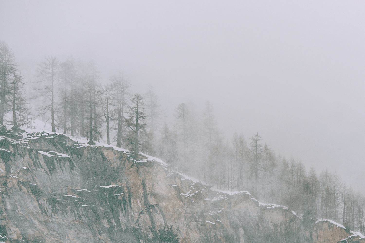 Snowfall In Kashmir Exploring The Snowy Delights In 2024   Gondola Ride In Autumn In Kashmir 16 Min 