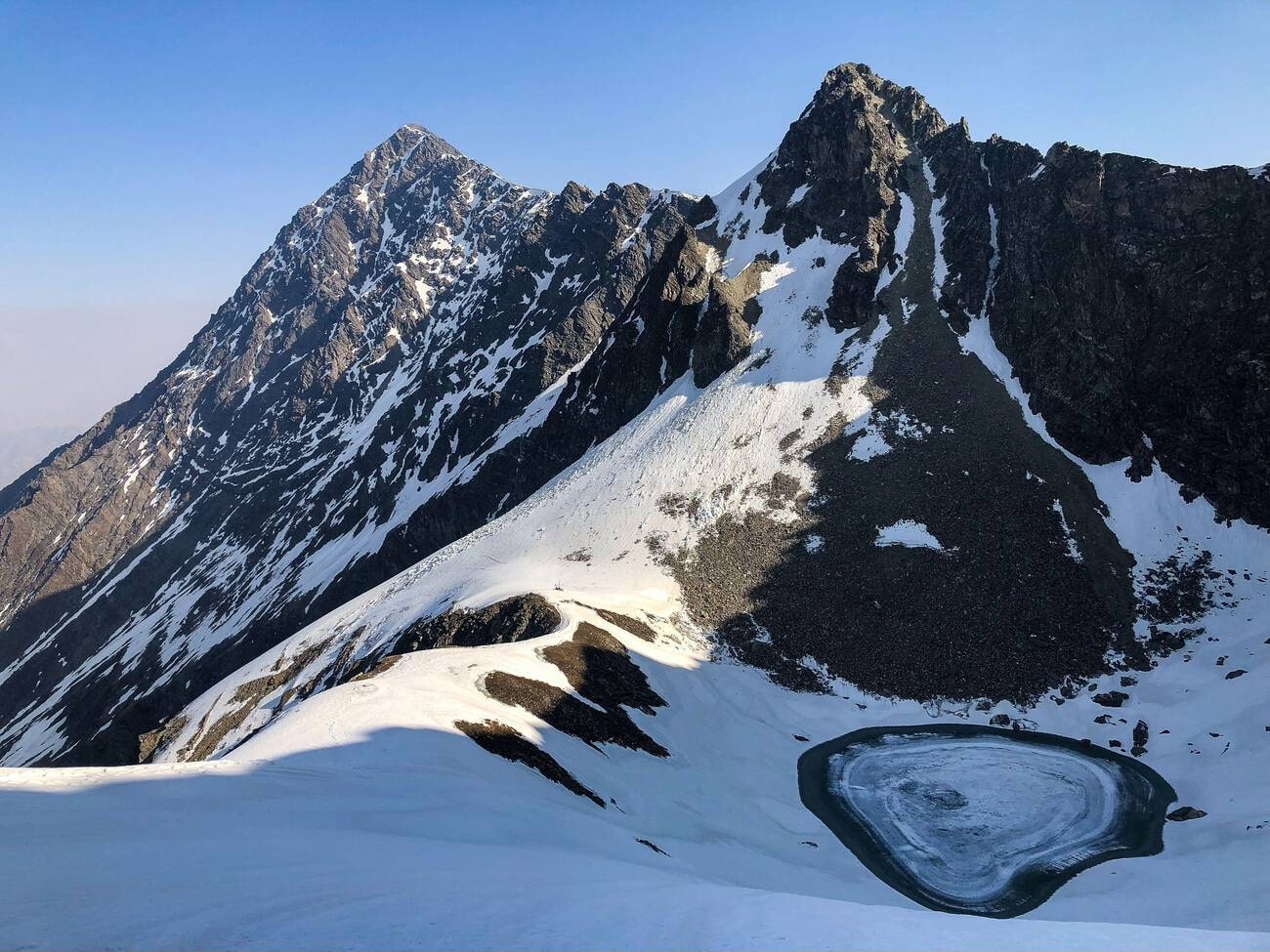 skeleton lake trek