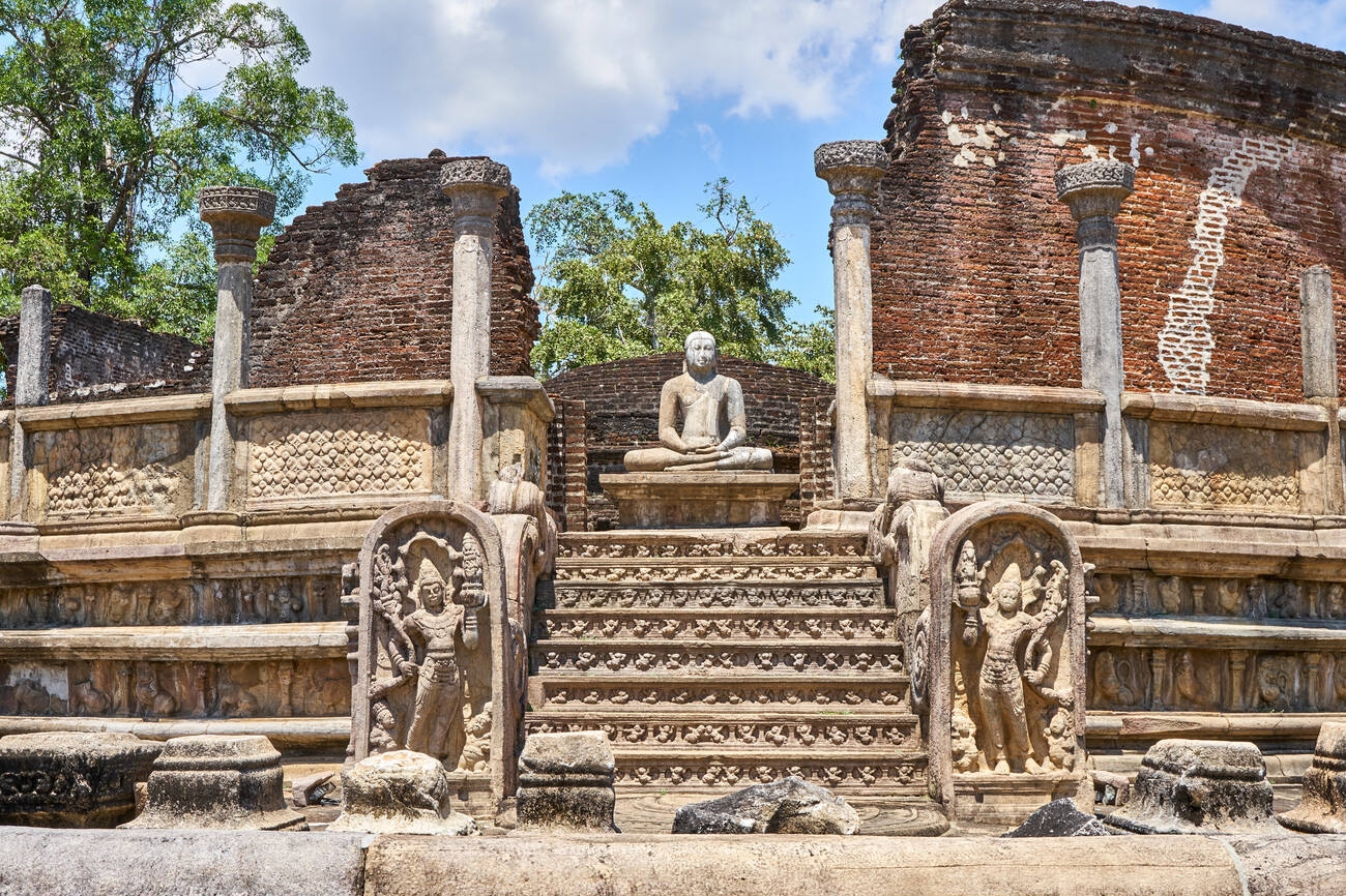 A Journey through the Top 8 Places to Visit in Polonnaruwa